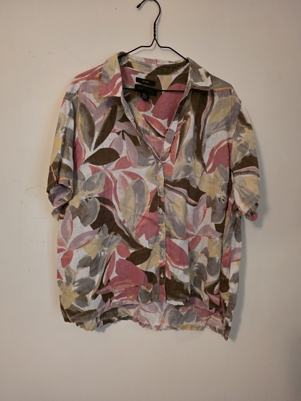 100% Linen button up Blouse, Gorgeous classic Summer/Spring Shirt, Tahari, 2X